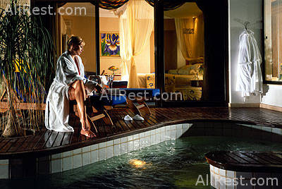 Four Seasons Hotel 11